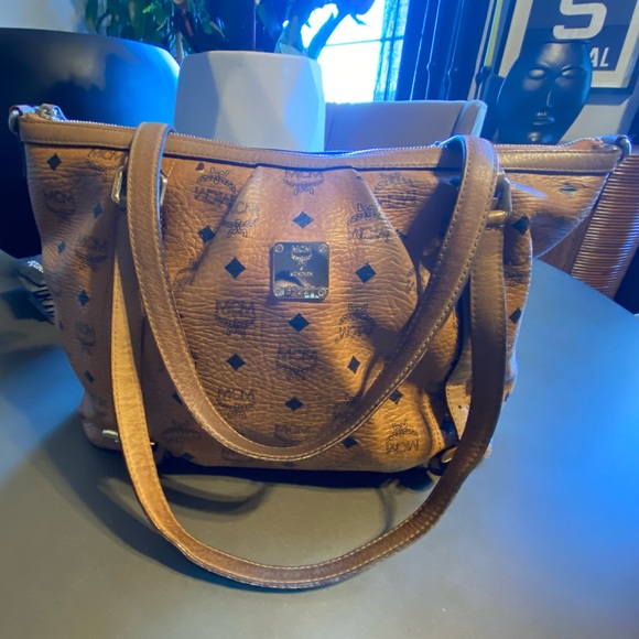 AUTHENTIC MCM VISETOS CLASSIC SATCHEL BAG - Picture 3 of 11